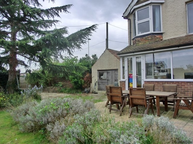 4 bedroom house in Minster On Sea.. - 2