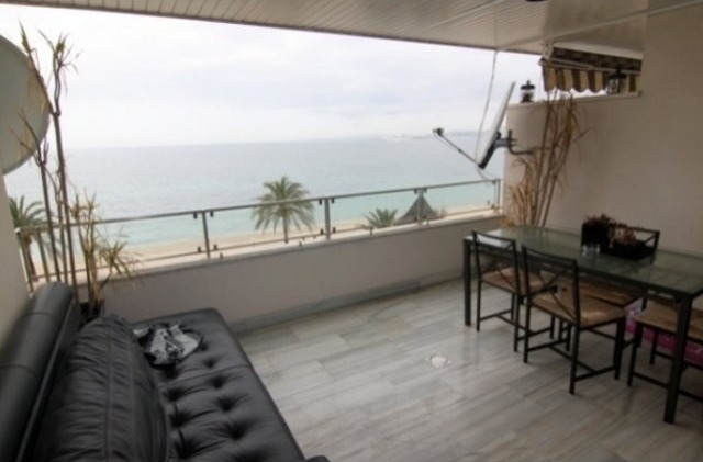 Spacious Apartment First Sea Line In..