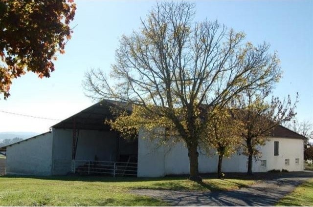 5 bedroom House For Sale: 16390 CHARENTE - 2