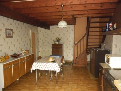 Habitable country property with garden.. - 2
