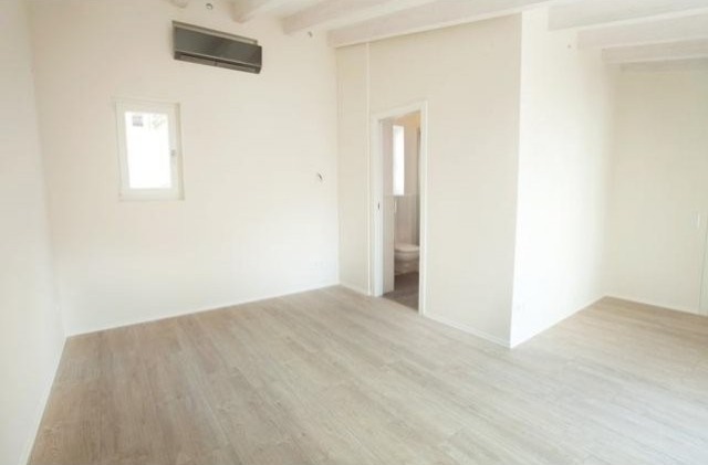 Charming Refurbished Penthouse In The.. - 2
