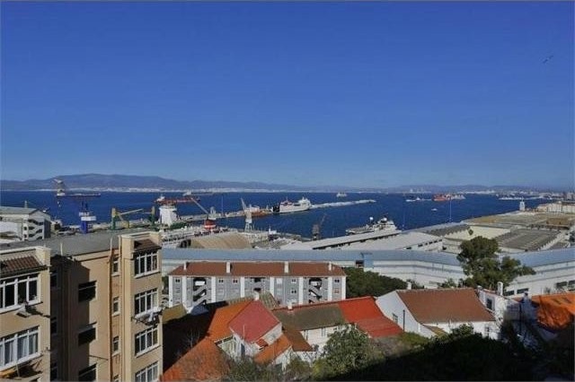 3 bedroom Apartment For Sale: Lord..
