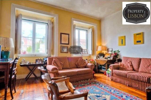 2 Bedroom Lisbon Apartment in Estrela