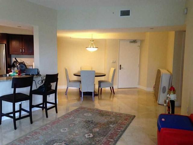 2 bedroom Flat For Sale: 19900 E..
