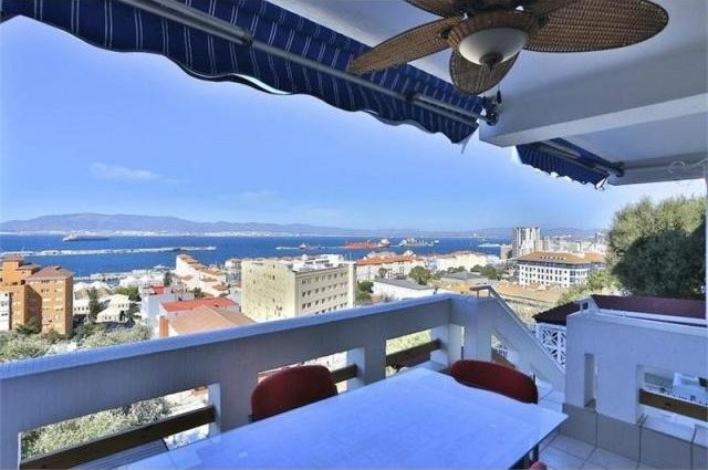 4 bedroom Apartment For Sale: Gardiners..