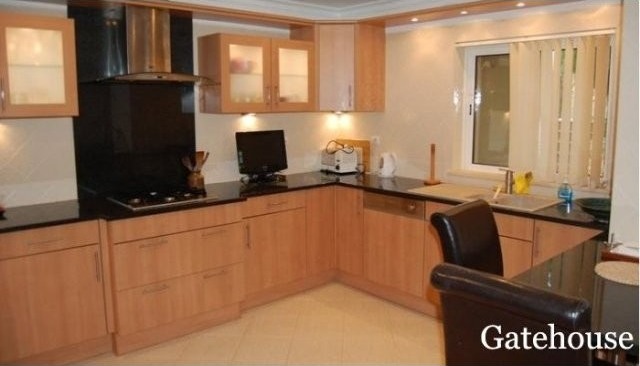 Algarve Apartment For Sale In Ferragudo - 2