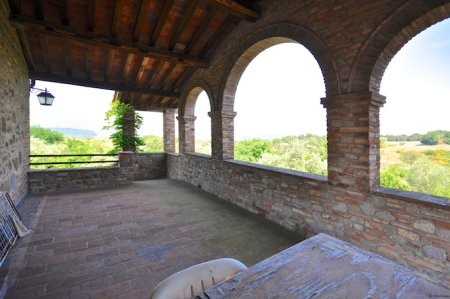 Umbrian Farmhouse With Beautiful Loggia - 2