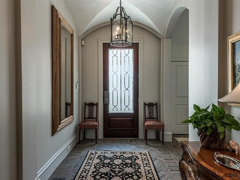 3 bedroom House For Sale: 1242 Place.. - 2