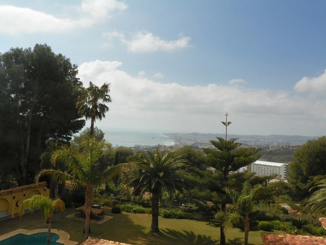 Villa - This superb villa is located in.. - 2