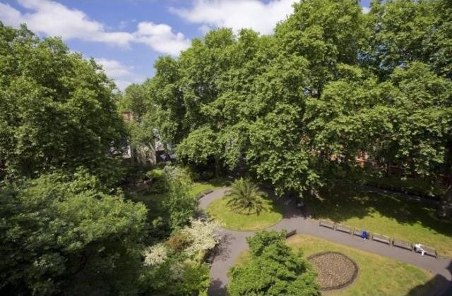 4 bed flat to rent in South Street..