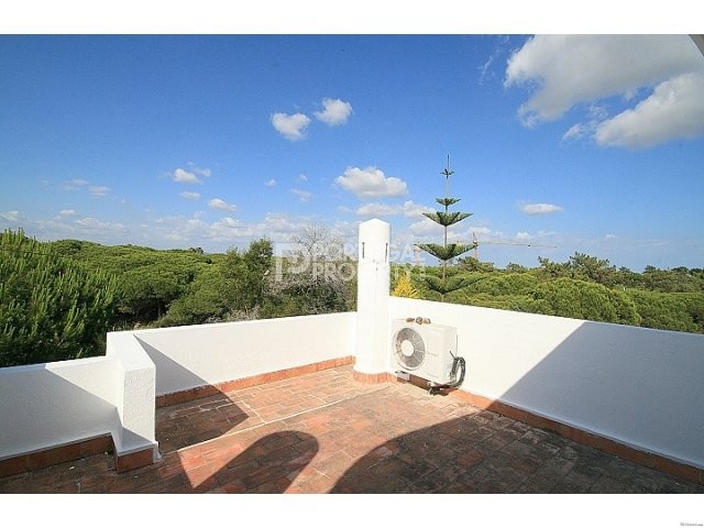 SPACIOUS 3 BED APARTMENT NEAR THE BEACH - 2