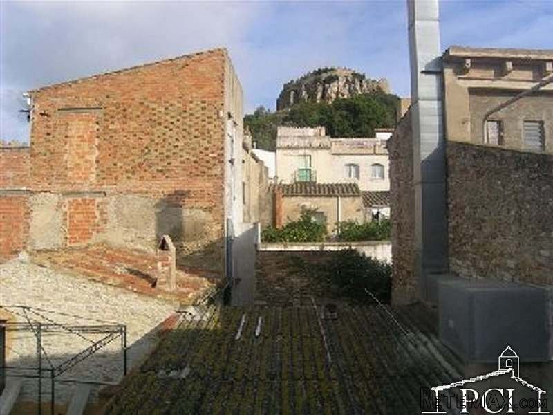 Tow house in Begur. - 2