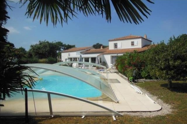 4 bedroom House For Sale: 17550.. - 2