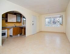 A 2 BEDROOM GROUND FLOOR APARTMENT - 2