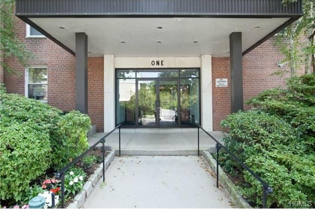 2 bedroom Co-op For Sale: Eastchester.. - 2