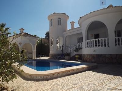 3 Bedrooms - Villa - Alicante - For Sale