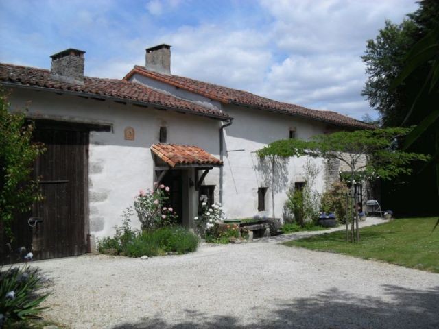 Character Stone House, Successful Gite..