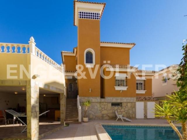 Magnificent villa in an exclusive area