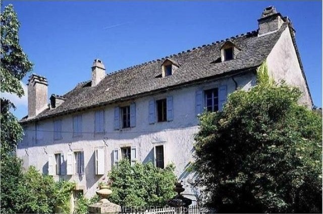 Castle For Sale: 48000 LOZERE - 2