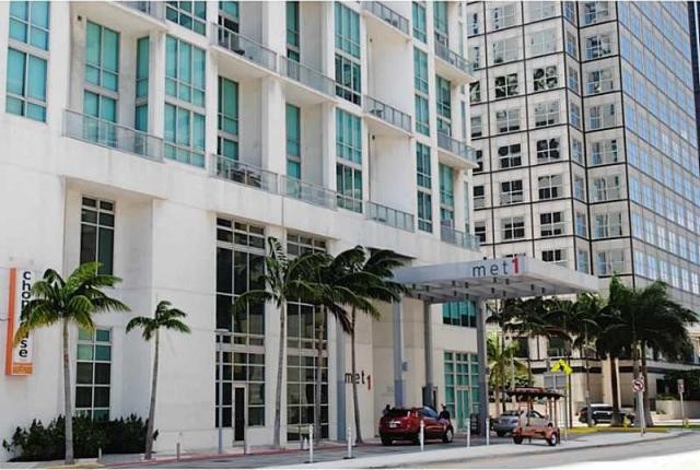 1 bedroom Flat For Sale: 300 S BISCAYNE.. - 2
