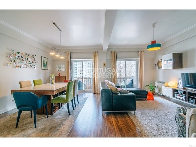 Beautiful 3 Bedroom Apartment in Benfica