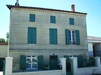 A Large Pretty Bourgeoise House In The..