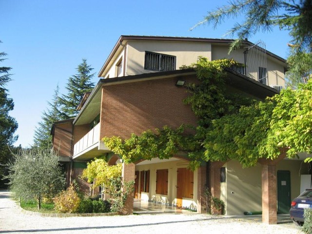 9 Bedrooms - Villa - For Sale