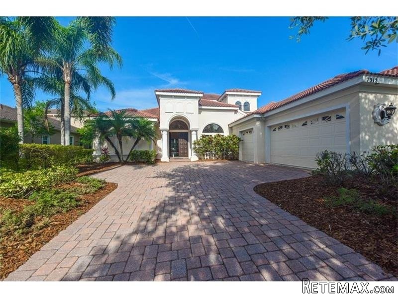 4 bedroom House For Sale: 7312 Desert..