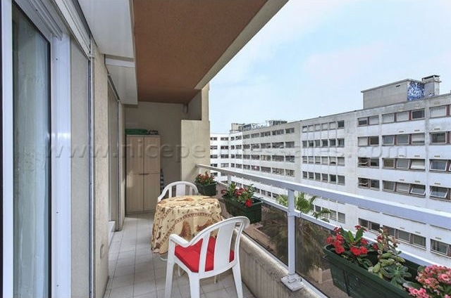 Lovely One Bedroom with Large Terrace - 2