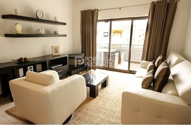 Stunning Renovated Apartment In The..