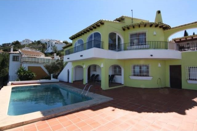 4 Bedrooms - Villa - Alicante - For Sale
