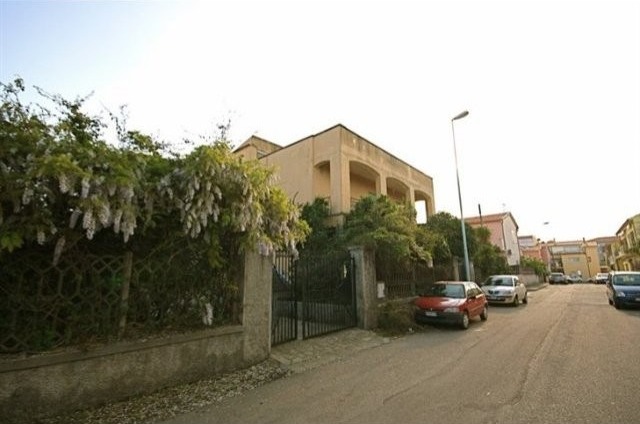 7 Bedrooms - Apartment - For Sale