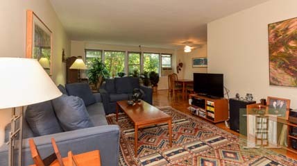 2 bedroom Apartment For Sale: 4555..