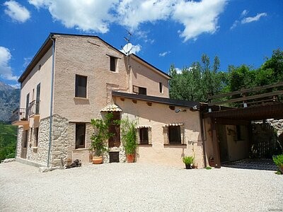 Stunning stone farmhouse in a beautiful..
