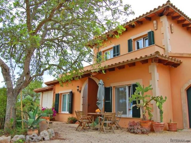 Beautiful house with mountain views at..