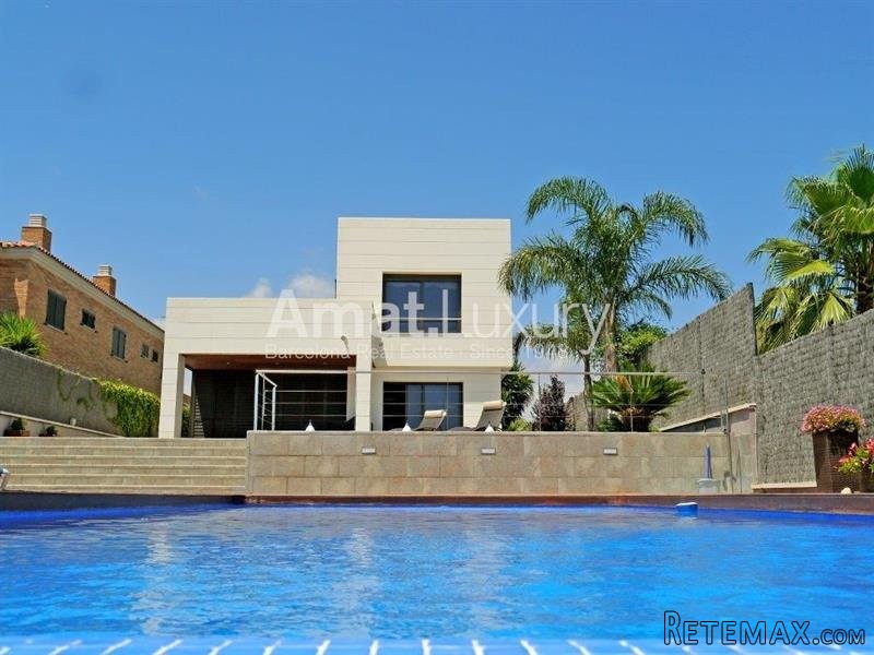 4 bedroom Detached House For Sale:..