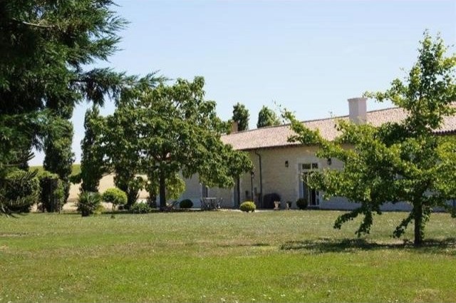 4 bedroom Character For Sale: 86140 25.. - 2