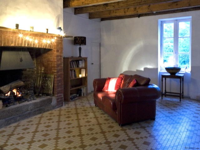 4 Bedroom Detached House For Sale - 2