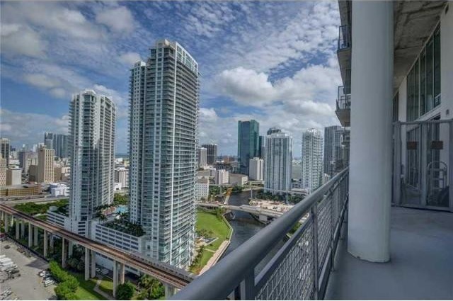 2 bedroom Flat For Sale: 690 SW 1 CT #.. - 2