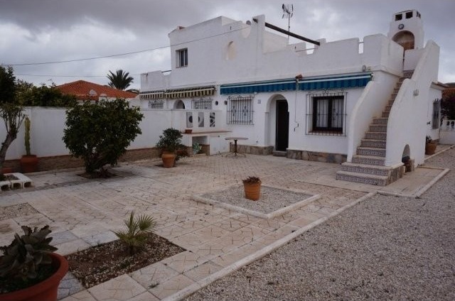 2 Bedrooms - Semi Detached - Alicante -..