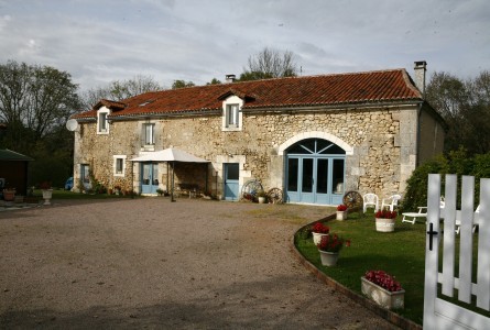 Superb 4 bedroom barn conversion, plus..