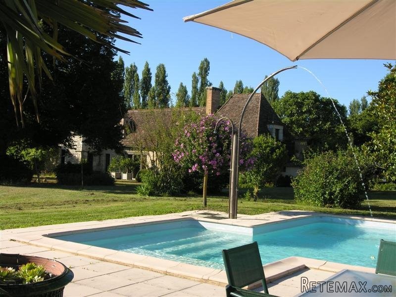 Tastefully Renovated Property In.. - 2