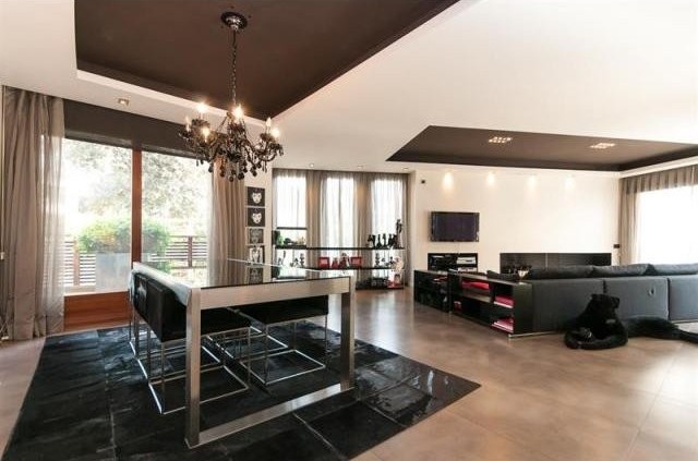 6 bedroom Detached House For Sale:..