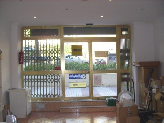 Commercial - Local comercial situado en..