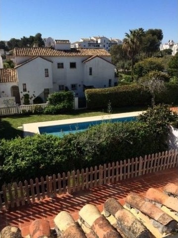 2 Bed Town House for sale in Calahonda