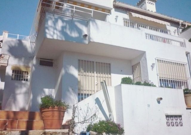 Town House - South-east facing..