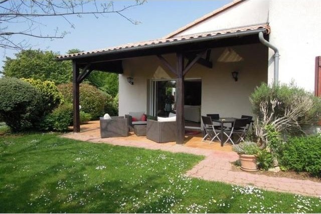 5 bedroom Villa For Sale: 86280 SAINT.. - 2