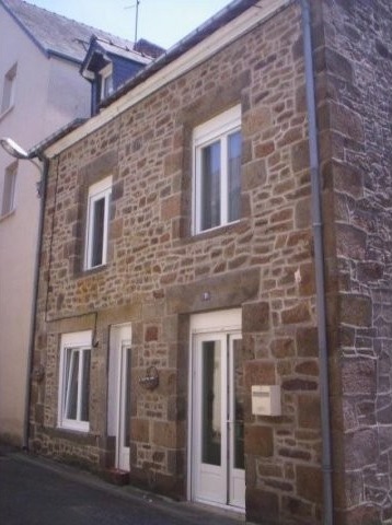 Half Price (Almost) Village House - 2