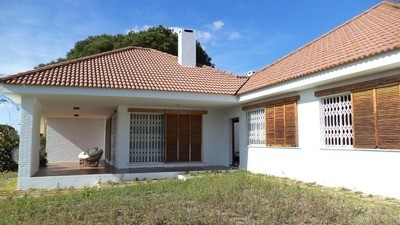Villa - Detached villa on large corner.. - 2