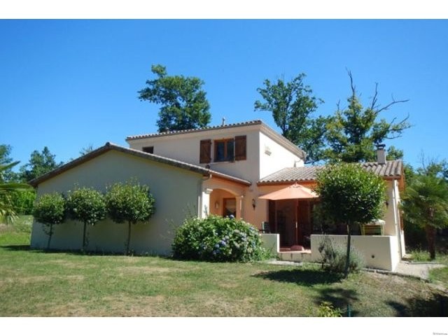 EC0211LC Four-bedroom Villa on peaceful..